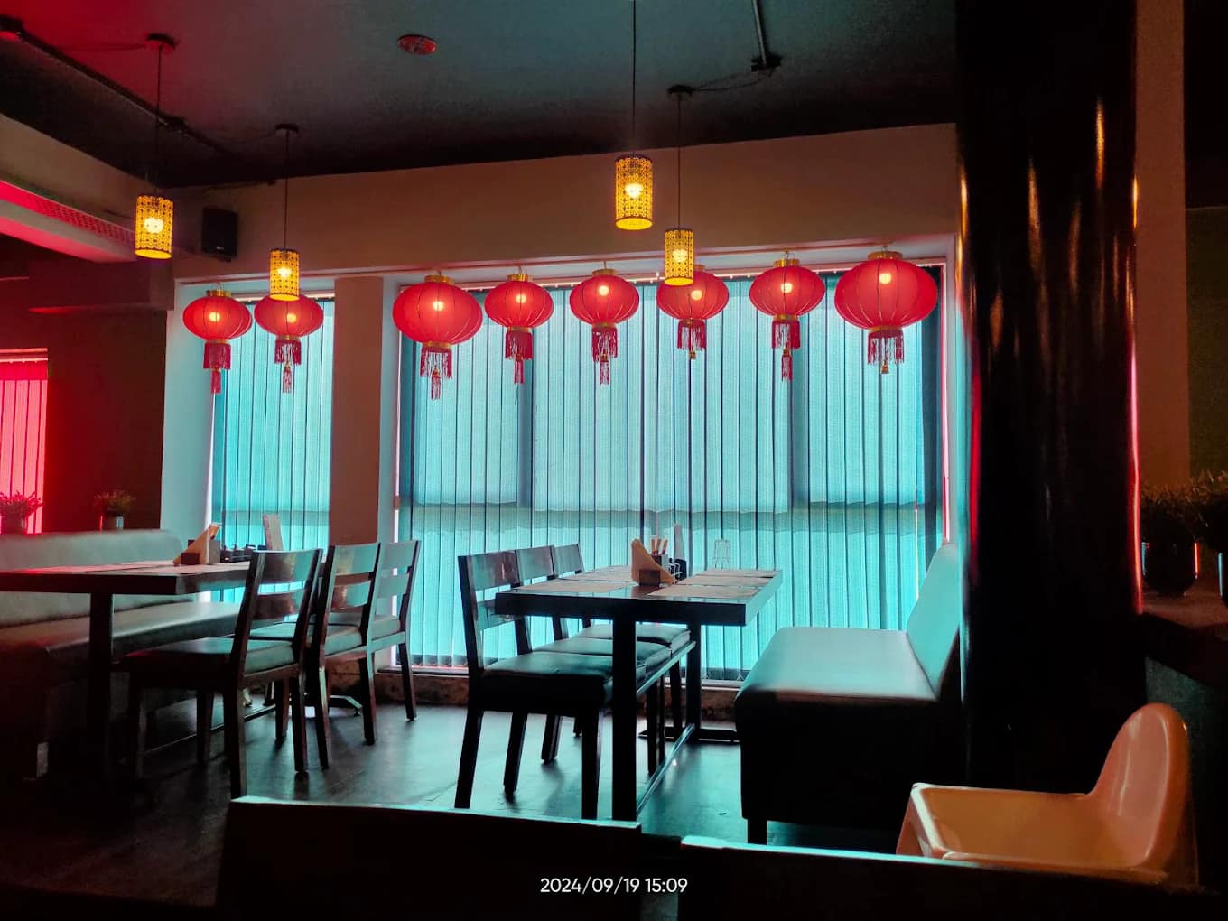 Minyu family crowd — elaborate menu, weekend brunch